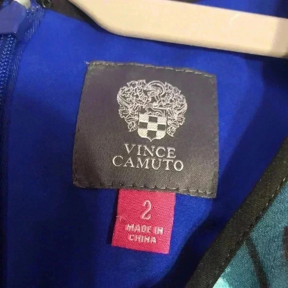 Vince Camuto floral sleeveless maxi dress with key hole top.  Size 2 - Picture 7 of 7